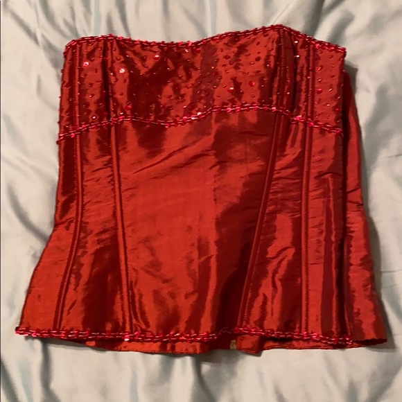 Red corset - Picture 1 of 2